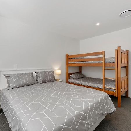 Lakeview Terrace - Taupo Holiday Home Luaran gambar