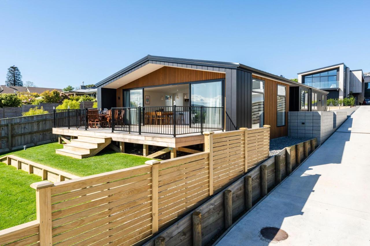 Lakeview Terrace - Taupo Holiday Home Luaran gambar