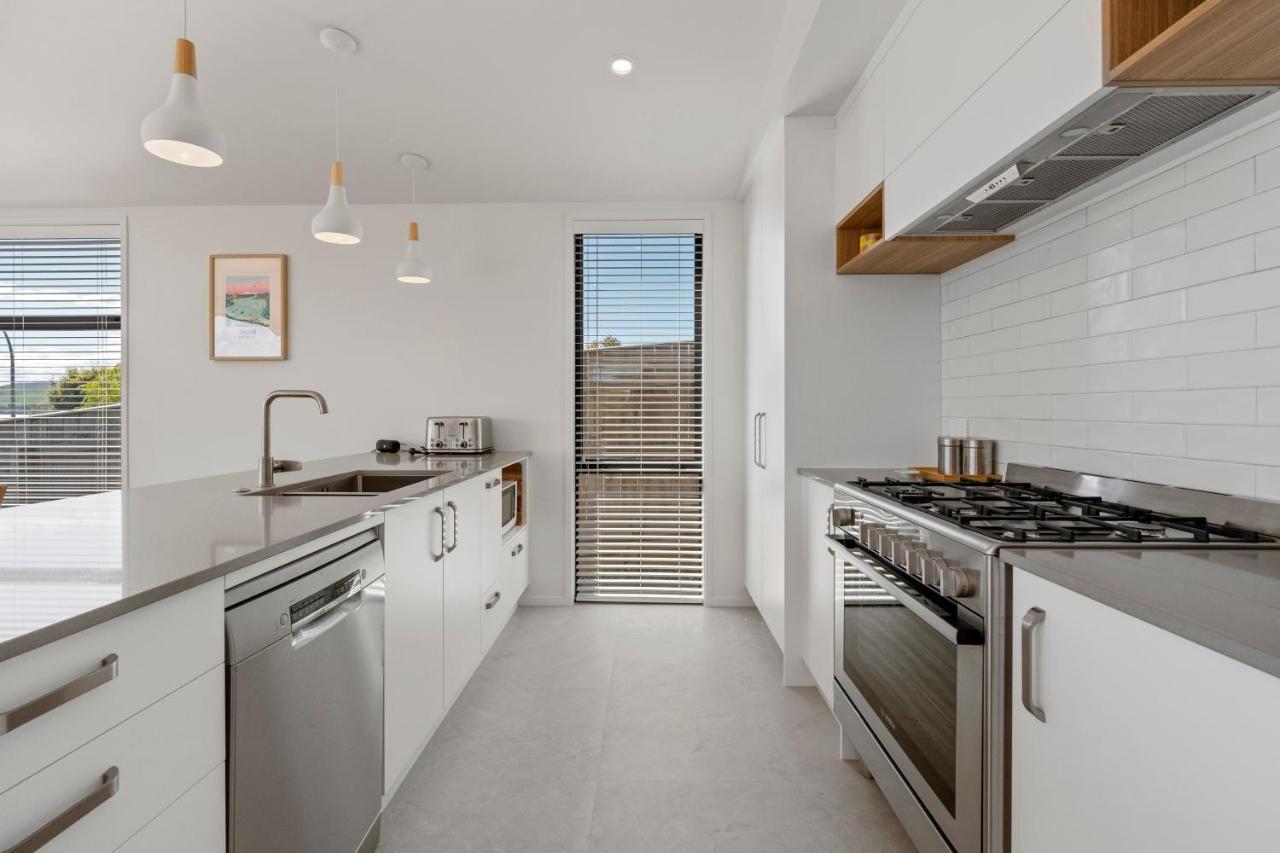 Lakeview Terrace - Taupo Holiday Home Luaran gambar